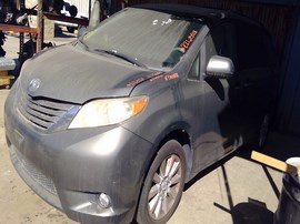 2011 TOYOTA SIENNA, GRAY, XLE MODEL, 3.5L, AWD,    Z26528
